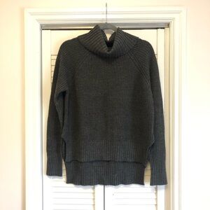 BNWT Seven Sisters Ribbed Knit Turtleneck Sweater
